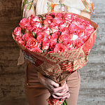 Букет из 51 розы Джамиля (двухцветная) 70 см